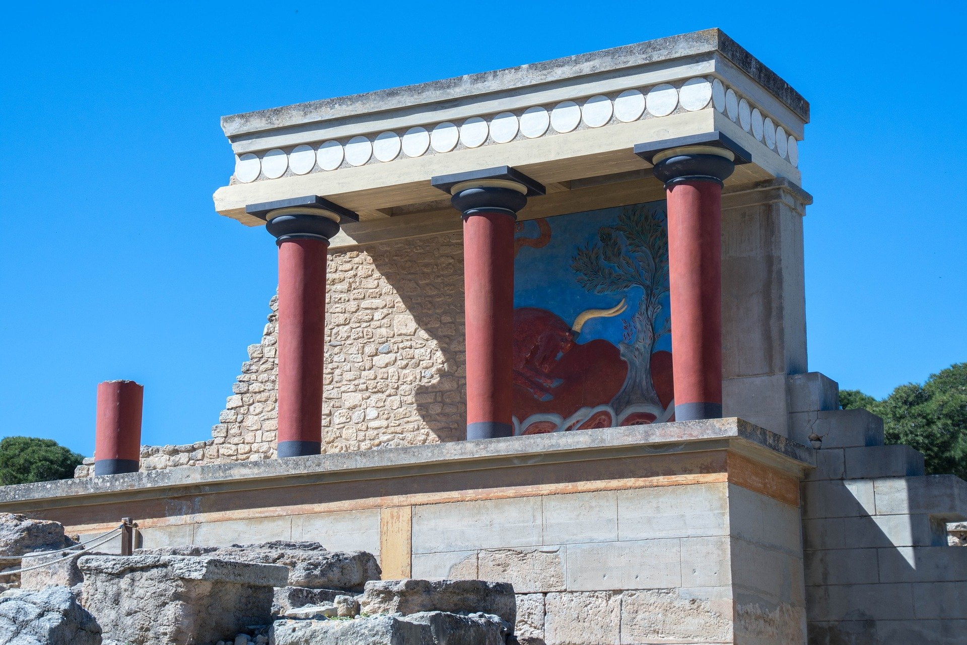 minoan knossos palace in heraklion crete