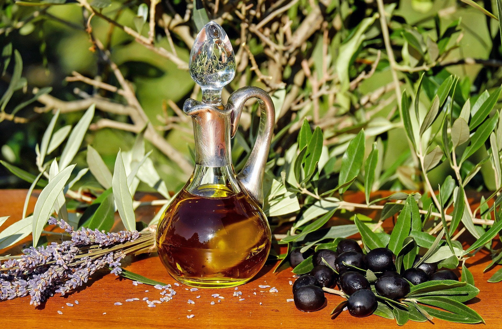 cretan olive oil and olives - cuisine