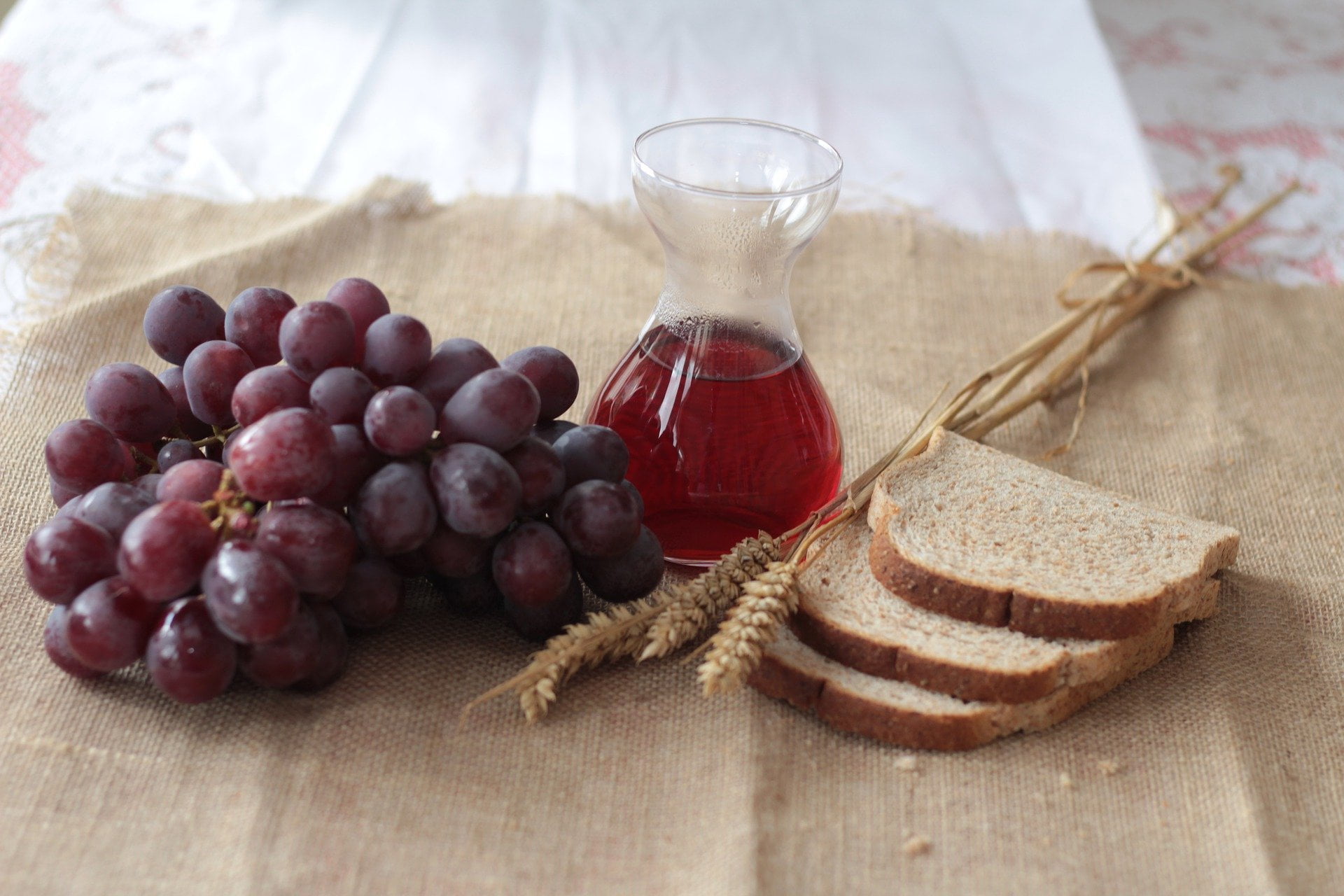 wine grapes wheat and bread - healthy cretan diet