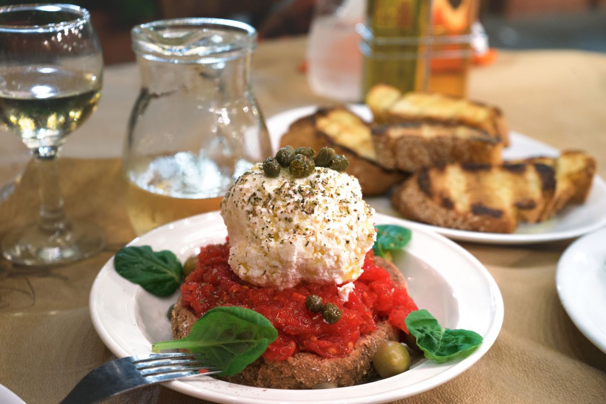 Greek and Cretan salad dakos,in Italy bruschetta_cretan diet