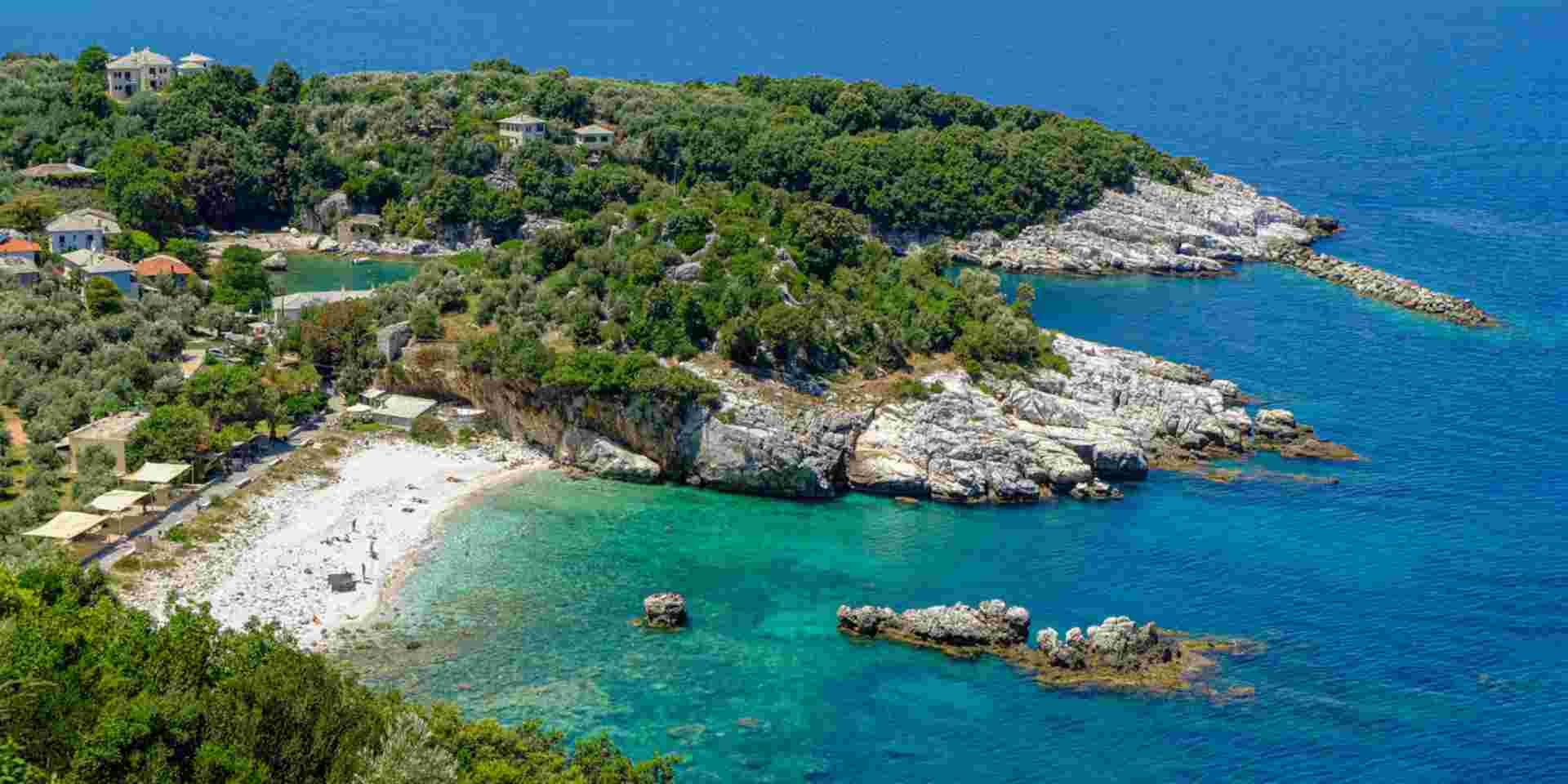 The picturesque village Damouchari on the east coast of the Pelion, the small village was rightly chosen as one of the locations for the film „Mamma Mia“. Damouchari pelion_feature