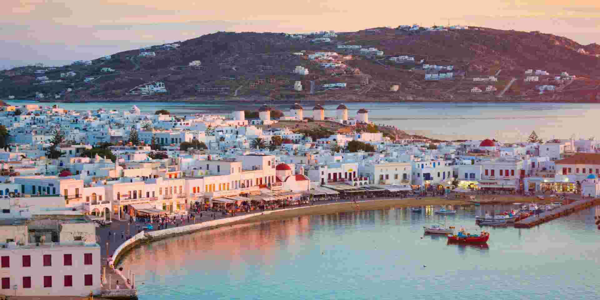 Mykonos town at dusk. honeymoon in mykonos_feature