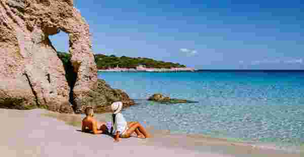 voulisma-beach-crete_honeymoon-in-crete_feature