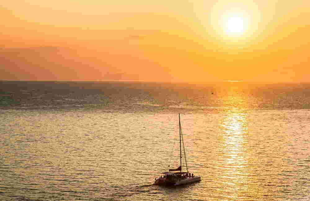 Santorini-Catamaran