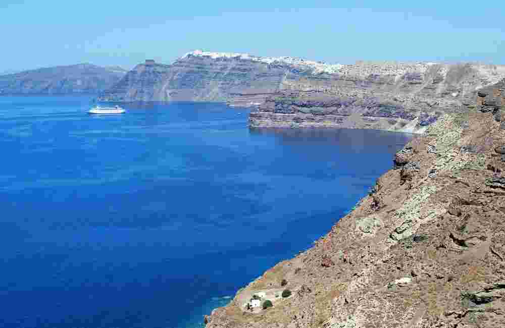 Santorini-hiking-adventure