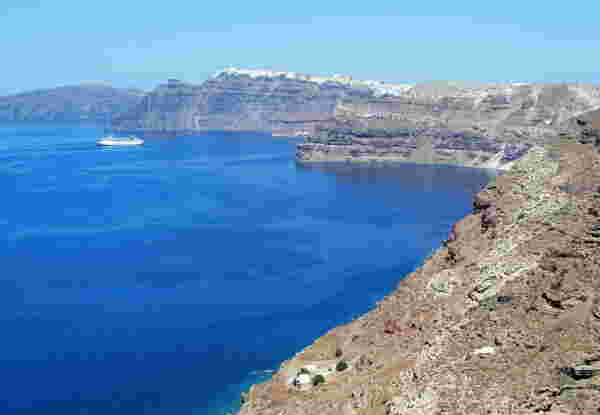 Santorini-hiking-adventure