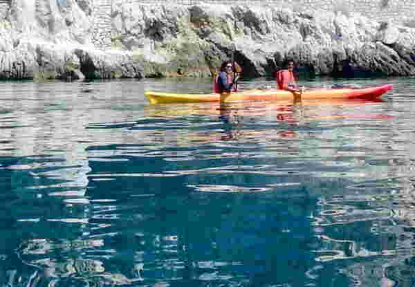 Santorini-sea-kayak