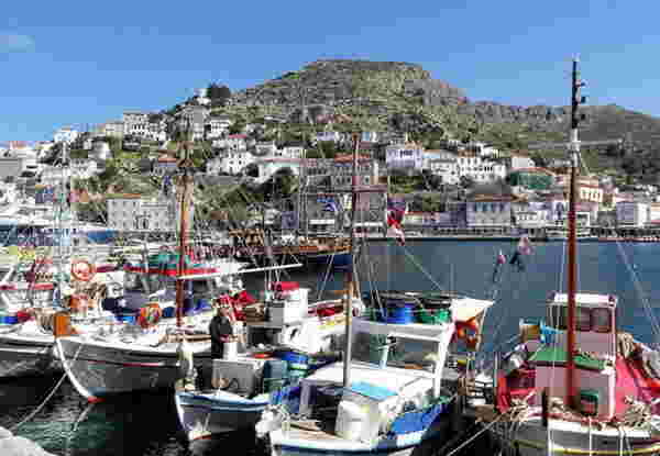 hydra-island
