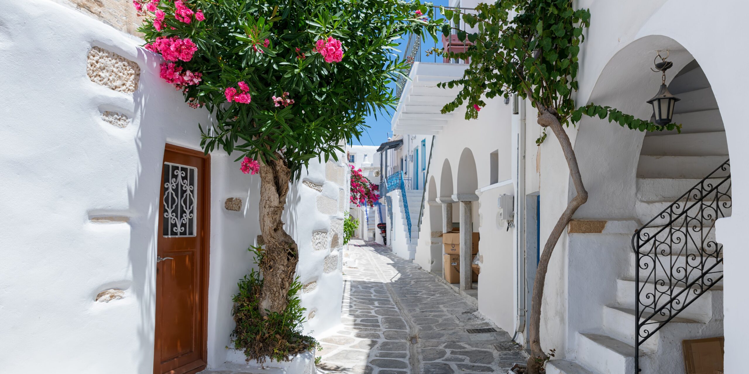 Honeymoon in Greece: Complete guide, tips, locations, and ideas