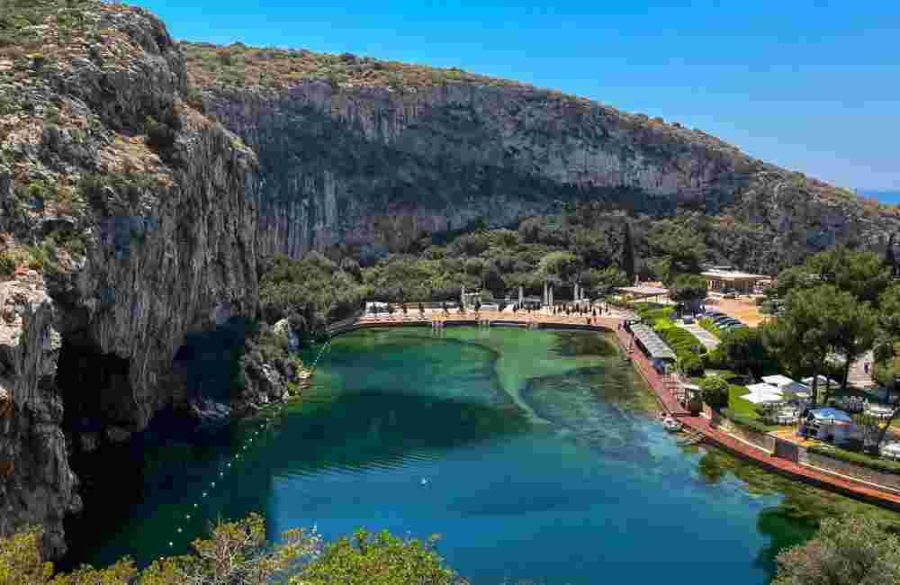 vouliagmeni-lake_athens_planning-your-ultimate-greece-romantic-vacation-scaled