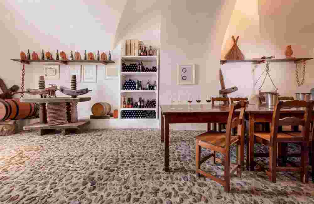 Santorini food and wine tasting