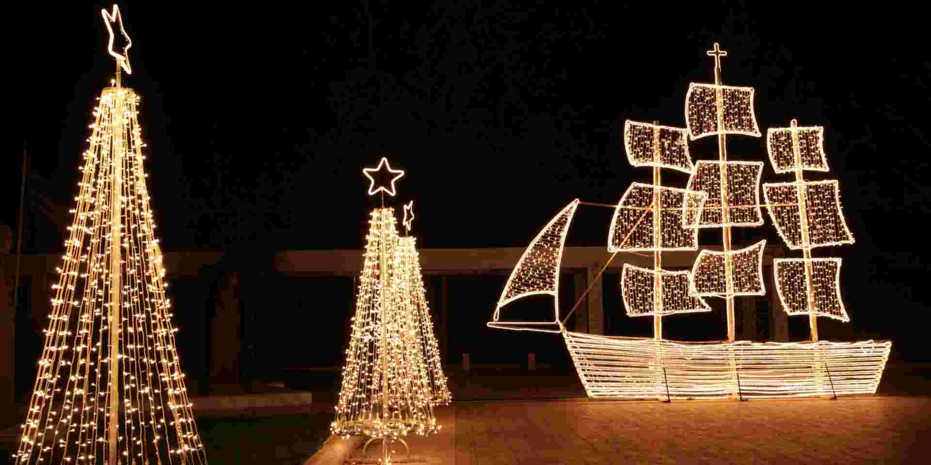 In the Greek tradition ( especially in the islands ) it is common to ornament a ship instead of a tree for Christmas greece christmas_greece in december_feature