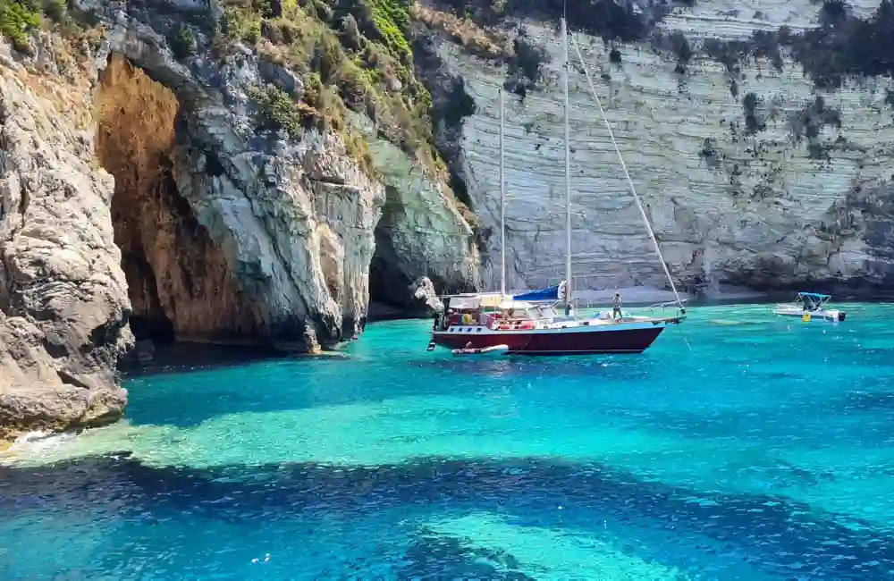 Paxos-to-Antipaxos-Glimpses-of-the-World