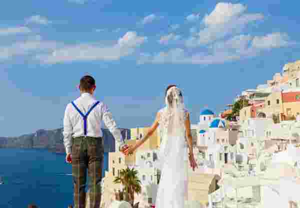 santorini_luxury honeymoon in greece_feature