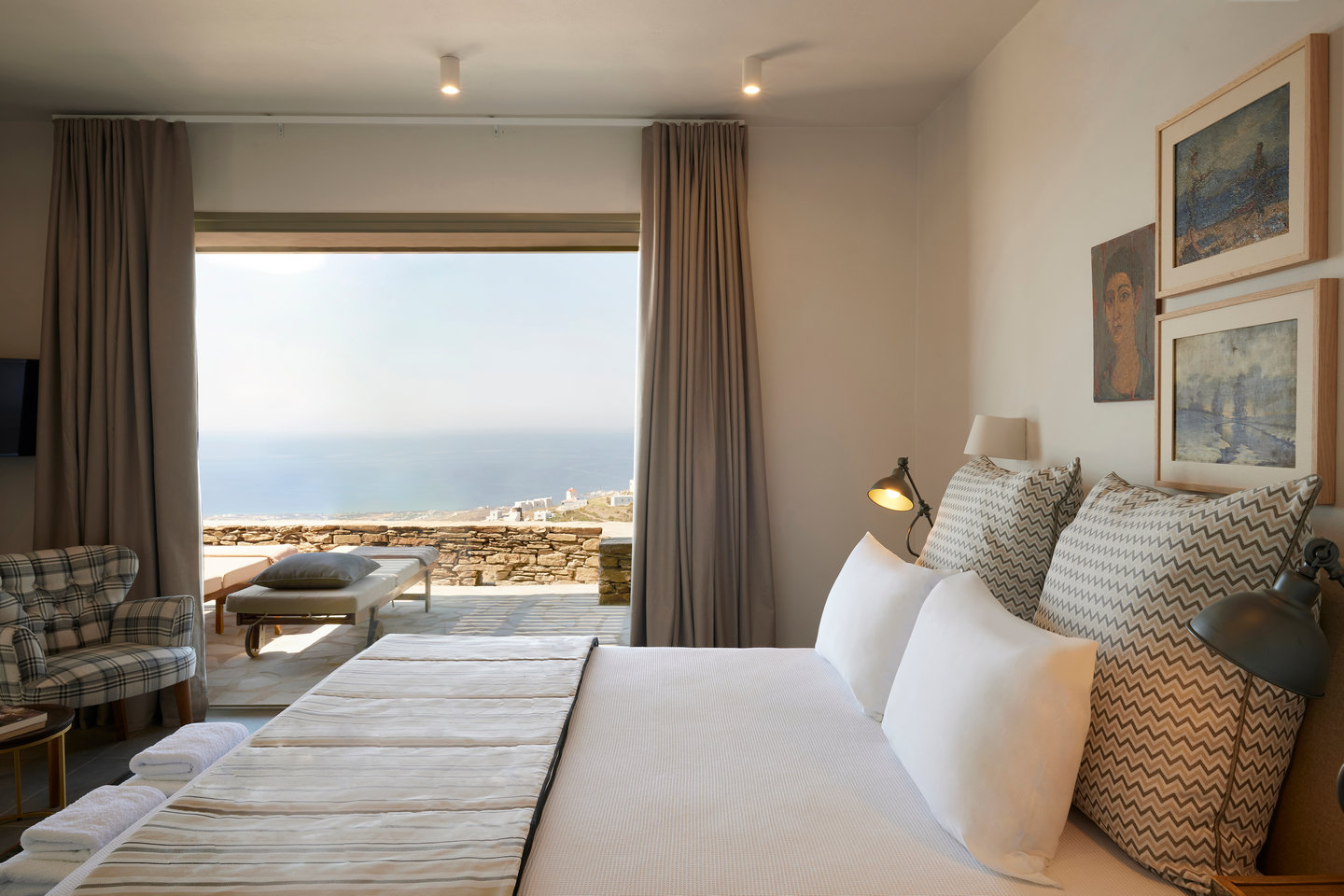 Aeolis Tinos