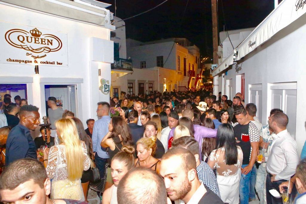 Queen Champagne and Cocktail Bar mykonos