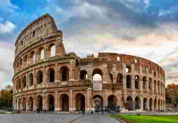 Rome Cosseum - Italy trip packages Colosseum (Coliseum) is one of main travel attraction of Rome in Italy.