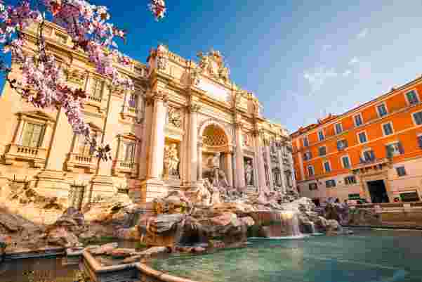 Fountain di Trevi at spring