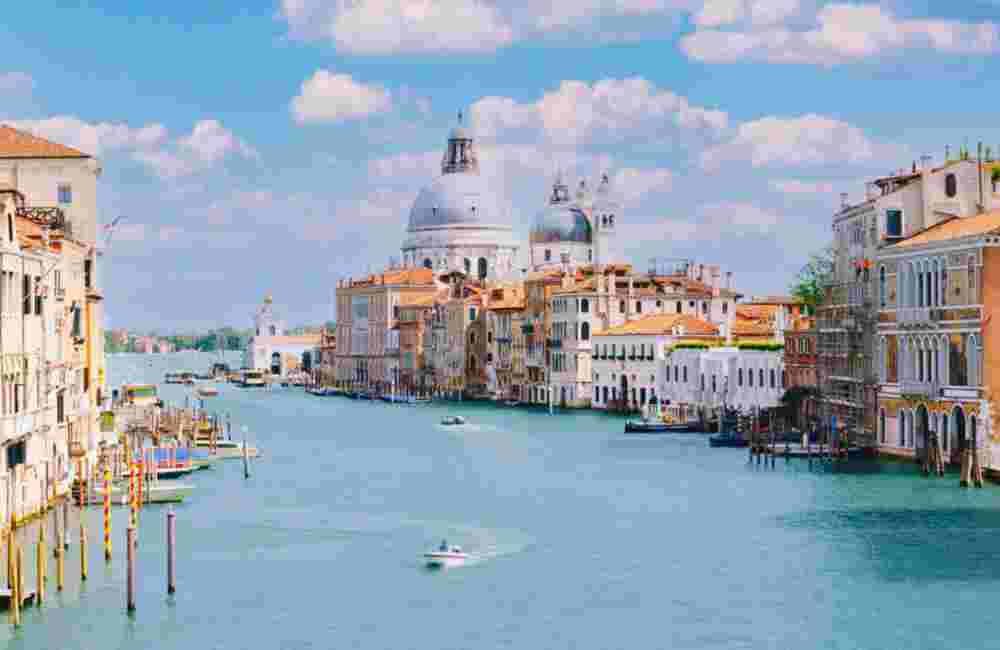Venice_Weather in Italy and Greece in May_feature
