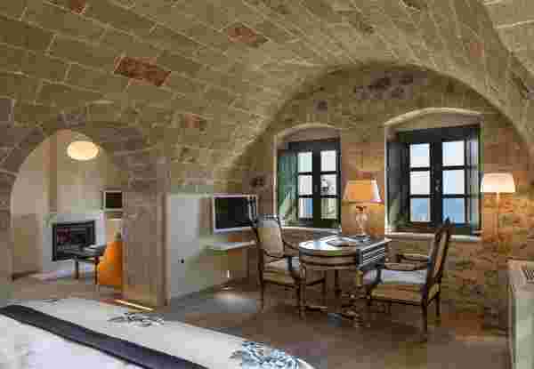 moniemvasissuites